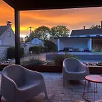 Oda ve Kahvaltı Le Presbytere De 3*