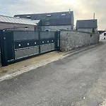 Oda ve Kahvaltı Le Presbytere De 3*