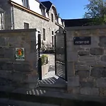 Le Presbytere De Oda ve Kahvaltı