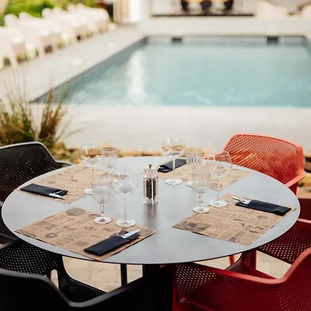 Le Presbytere De לינה וארוחת בוקר Sautour