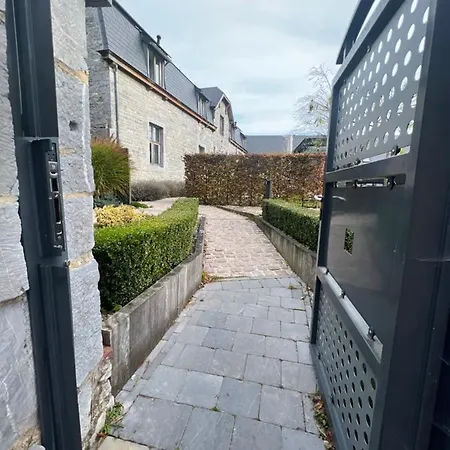 Le Presbytere De לינה וארוחת בוקר Sautour