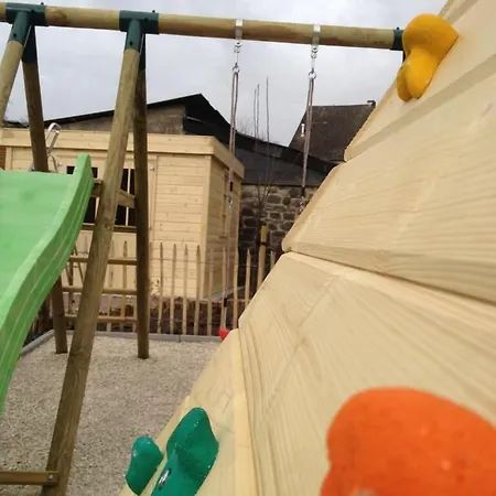 לינה וארוחת בוקר Le Presbytere De