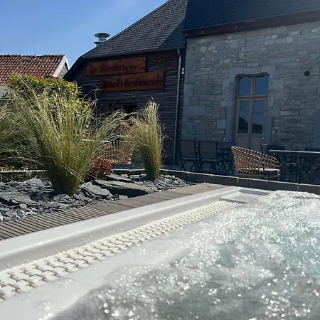 לינה וארוחת בוקר Le Presbytere De