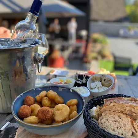 לינה וארוחת בוקר Le Presbytere De Sautour